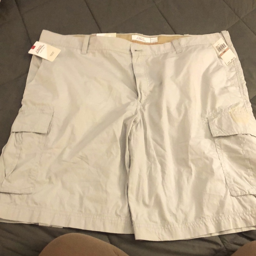 Men’s cargo izod shorts